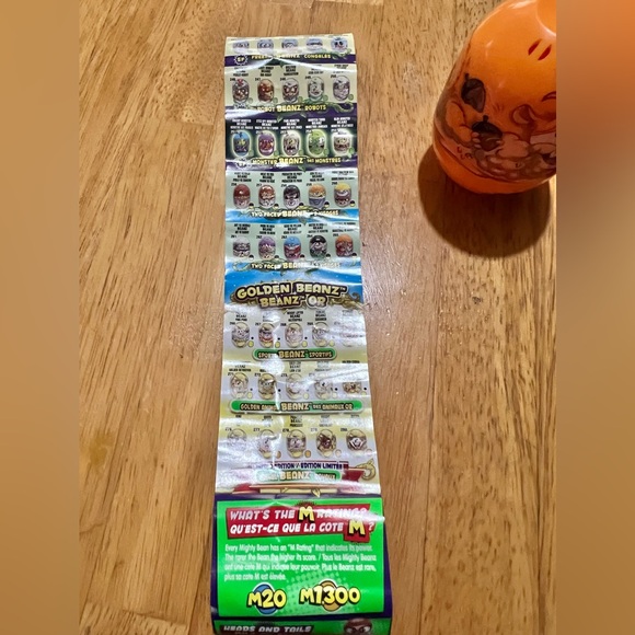 Mighty Beanz 2017-2018 Series 1 & Series 2 Storage & Characters - Picture 7 of 10